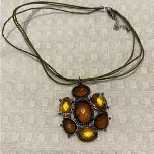 Elegant Gold Tone and Silver Tone Pendant Necklace